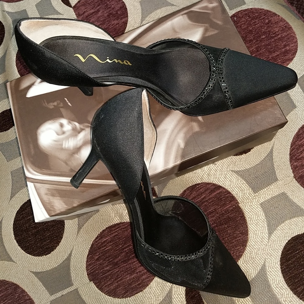 Nina Sera - YM Black Lus Satin